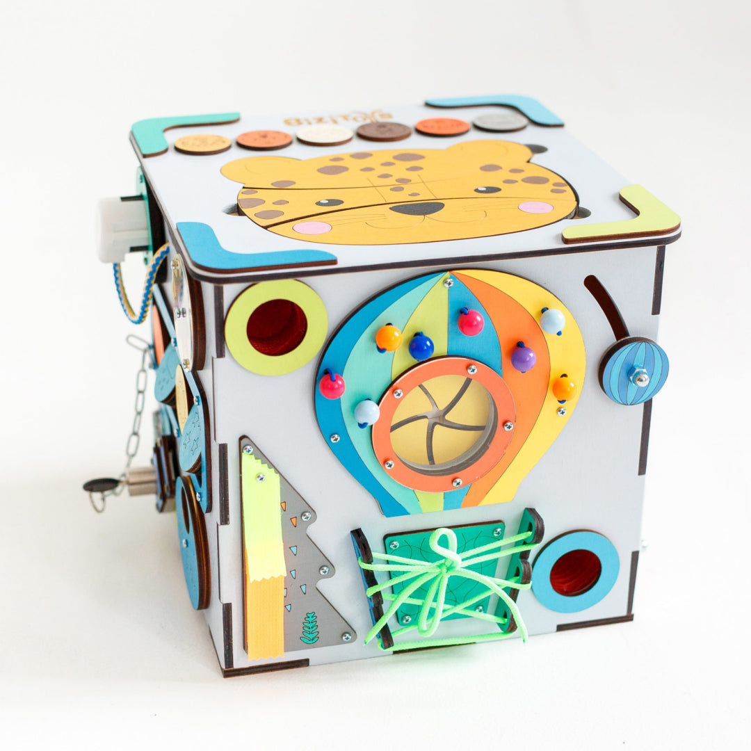 Activity Cube Zoo Animals