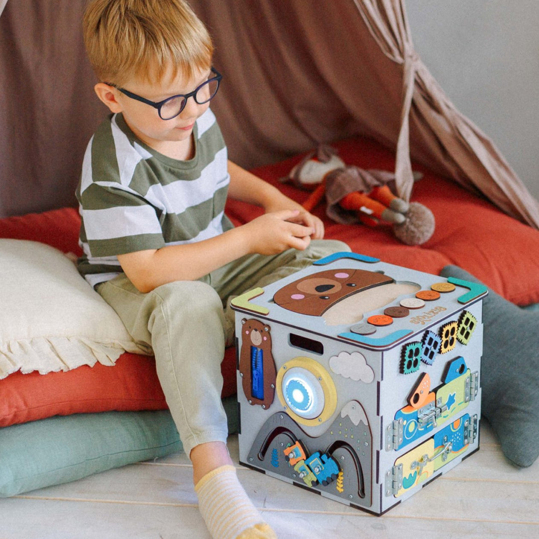 Activity Cube Zoo Animals