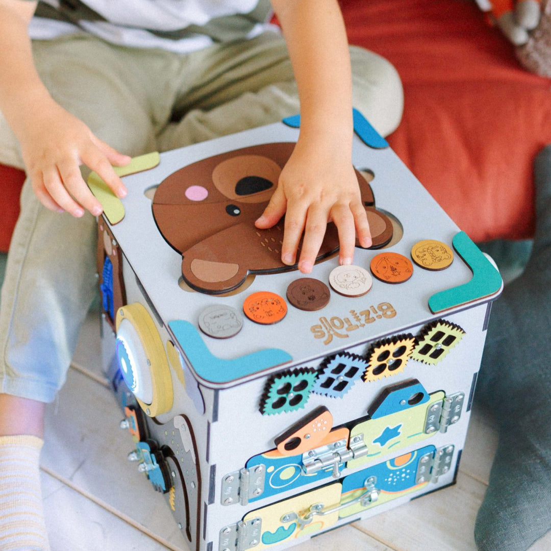 Activity Cube Zoo Animals