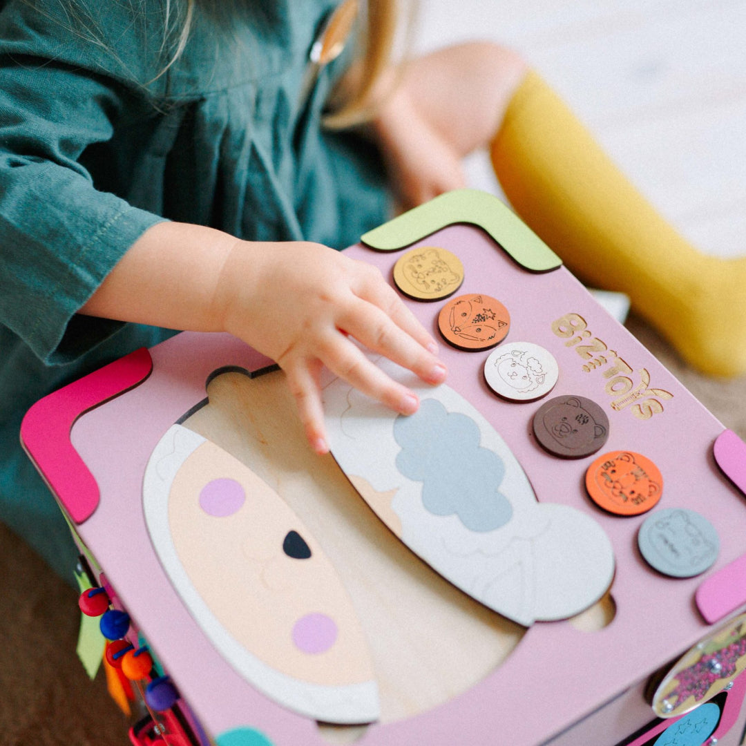 Activity Cube Zoo Animals
