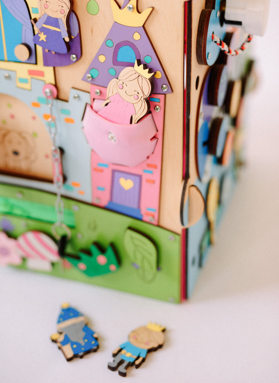 Montessori Busy House Princess