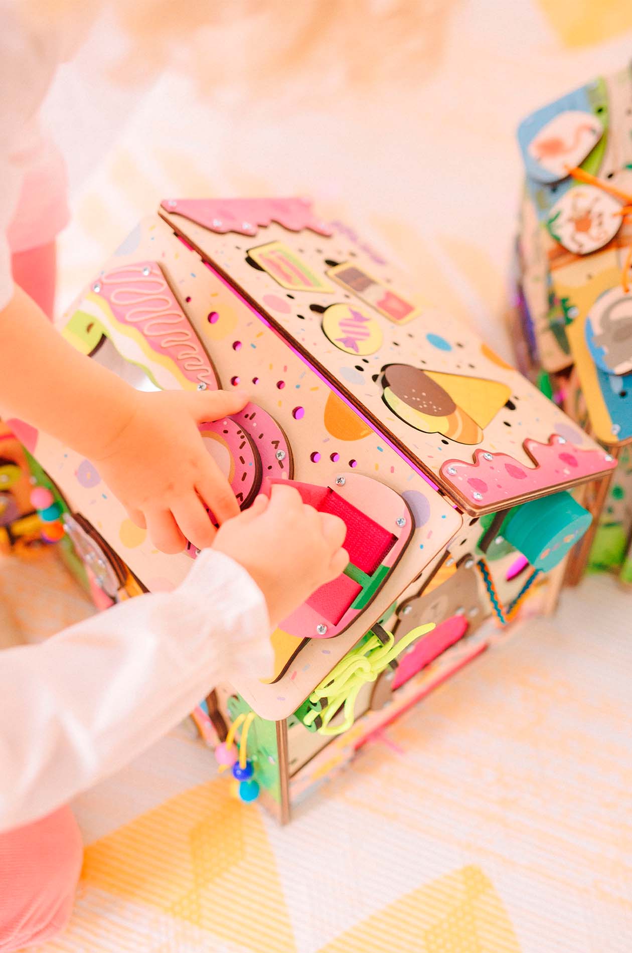 Candy Busy Board 6-in-1